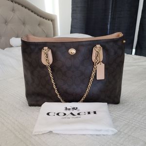 Coach Handbag Peyton Signature Chain Tote